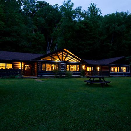 Creekwalk Inn Bed And Breakfast With Cabins Cosby Екстериор снимка