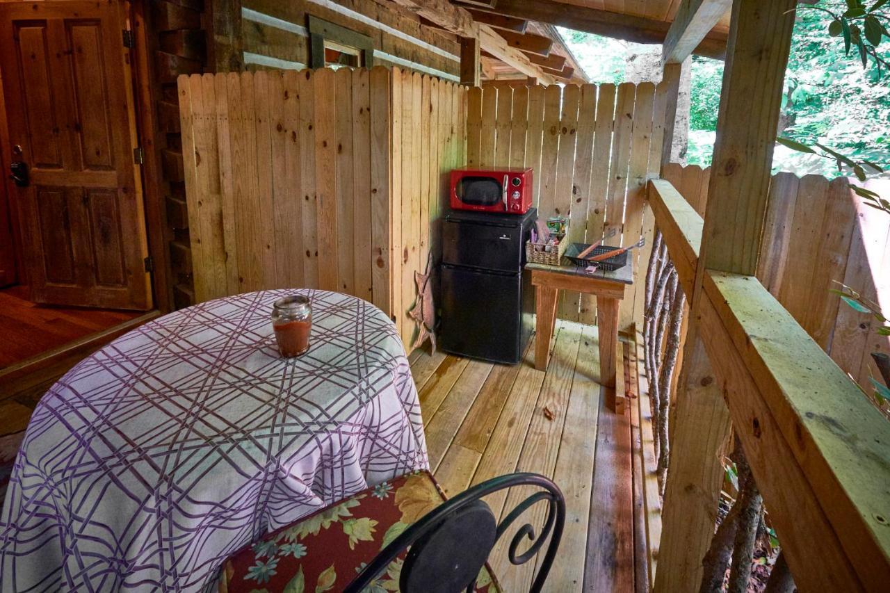 Creekwalk Inn Bed And Breakfast With Cabins Cosby Екстериор снимка