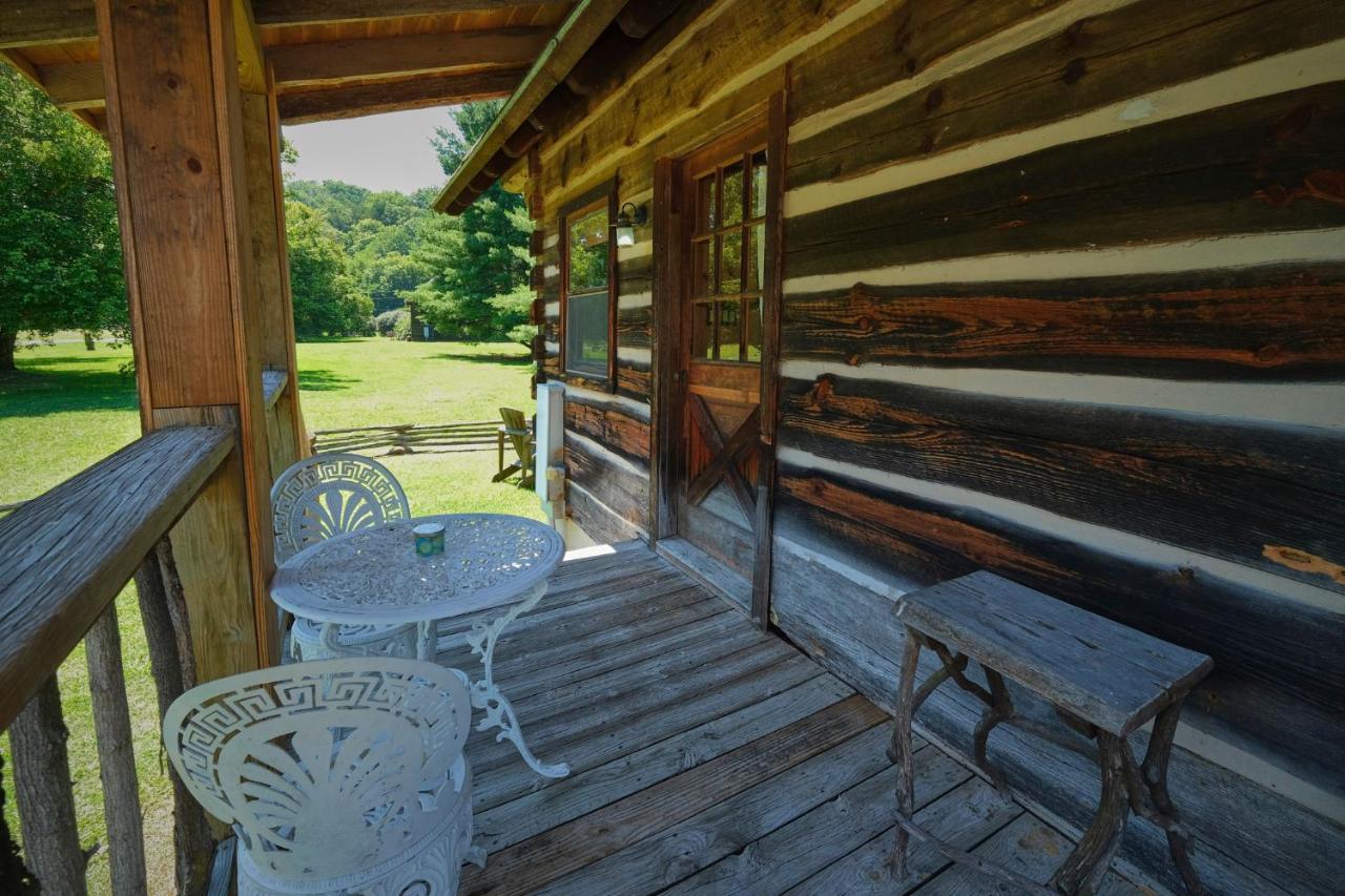 Creekwalk Inn Bed And Breakfast With Cabins Cosby Екстериор снимка