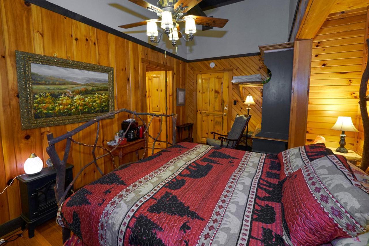 Creekwalk Inn Bed And Breakfast With Cabins Cosby Екстериор снимка