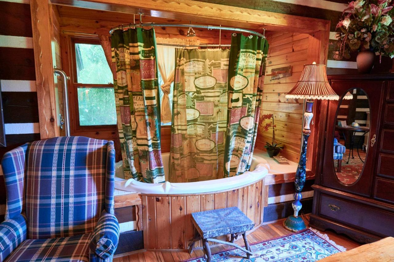 Creekwalk Inn Bed And Breakfast With Cabins Cosby Екстериор снимка