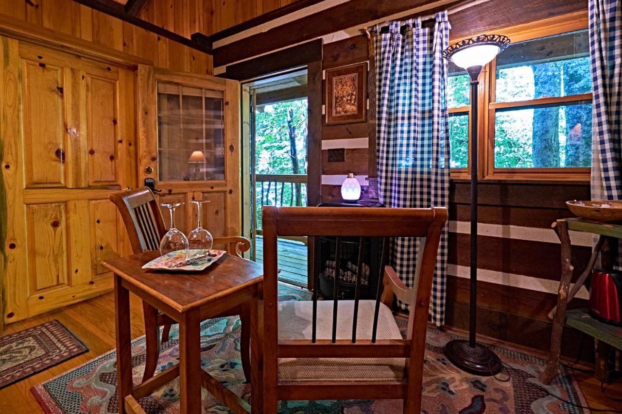 Creekwalk Inn Bed And Breakfast With Cabins Cosby Екстериор снимка