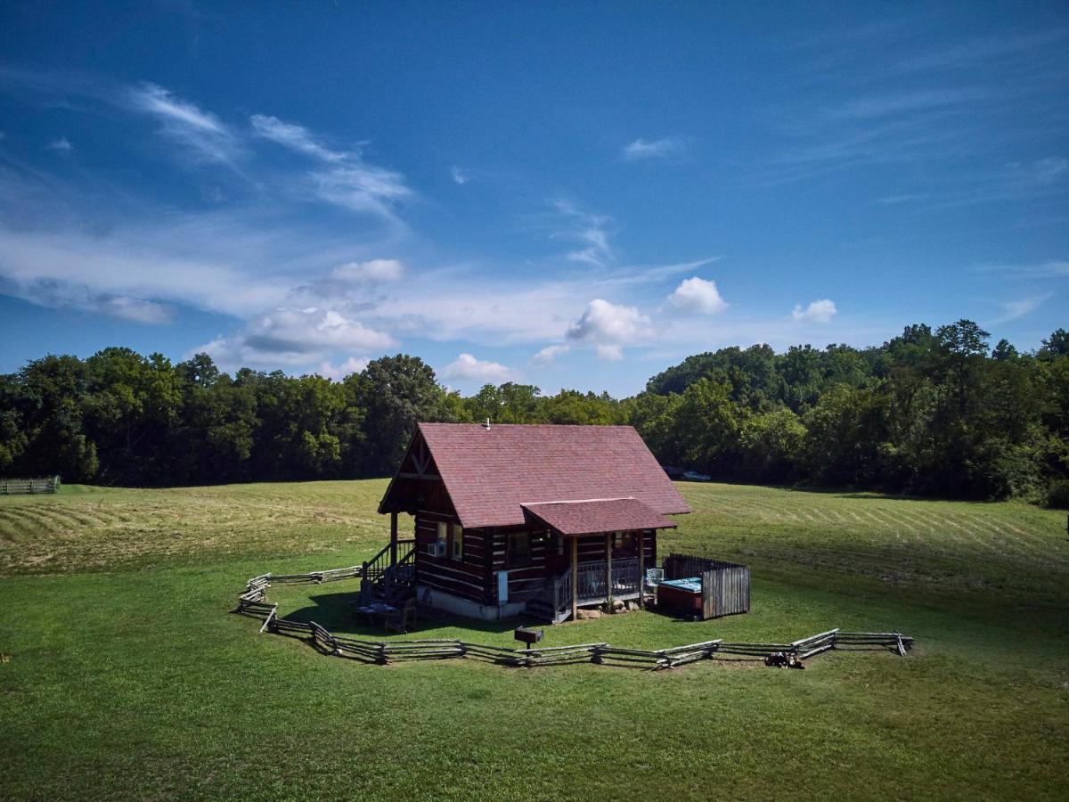 Creekwalk Inn Bed And Breakfast With Cabins Cosby Екстериор снимка