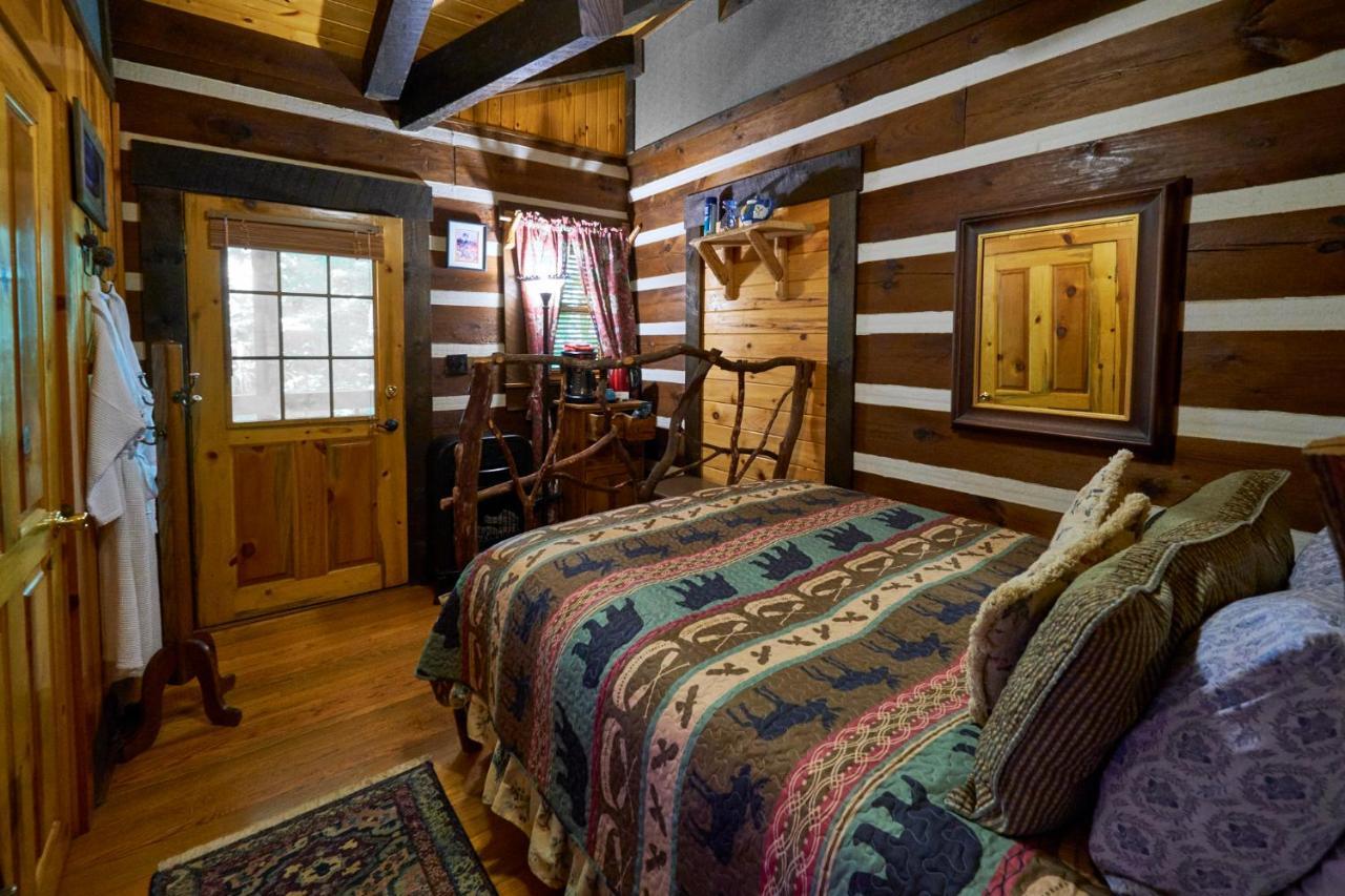 Creekwalk Inn Bed And Breakfast With Cabins Cosby Екстериор снимка