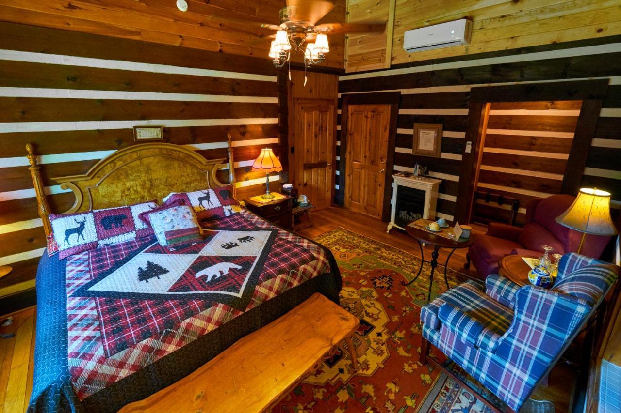 Creekwalk Inn Bed And Breakfast With Cabins Cosby Екстериор снимка
